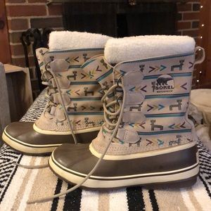 Sorel Deer Print Winter Boots (1964 style) Size8